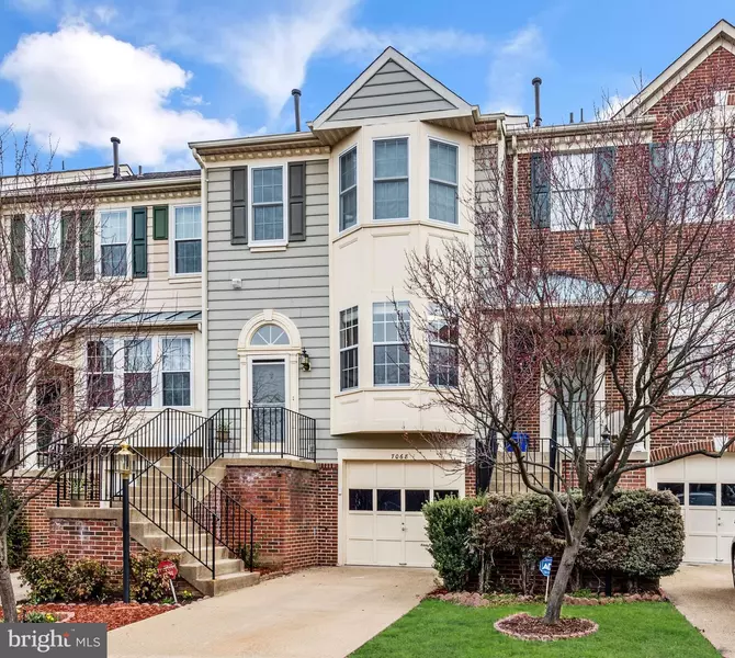 7068 GATTON SQ, Alexandria, VA 22315