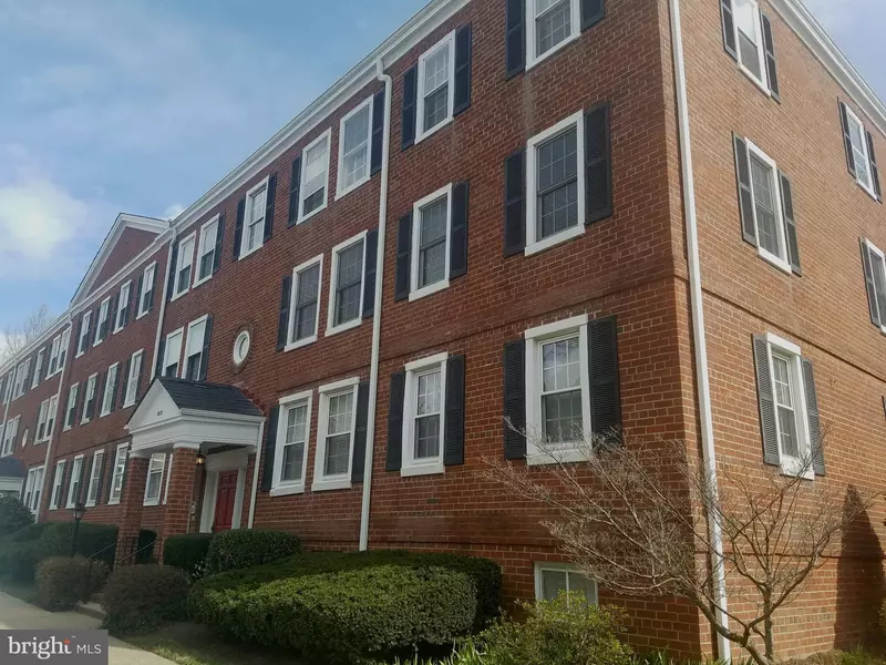 3073 BUCHANAN ST #B2, Arlington, VA 22206