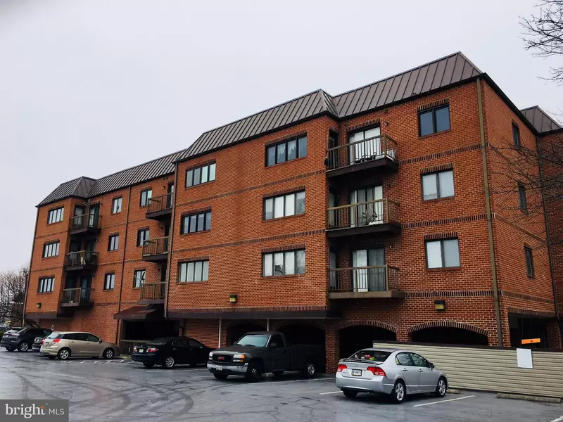 8 RUSSELL AVE #206, Gaithersburg, MD 20877