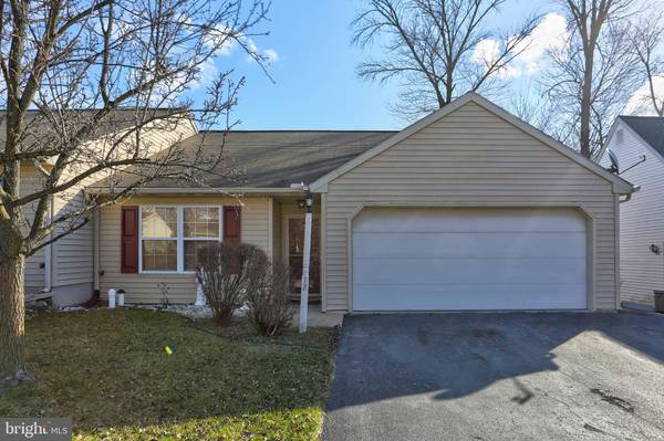 12 MILL POND DR, Lancaster, PA 17603