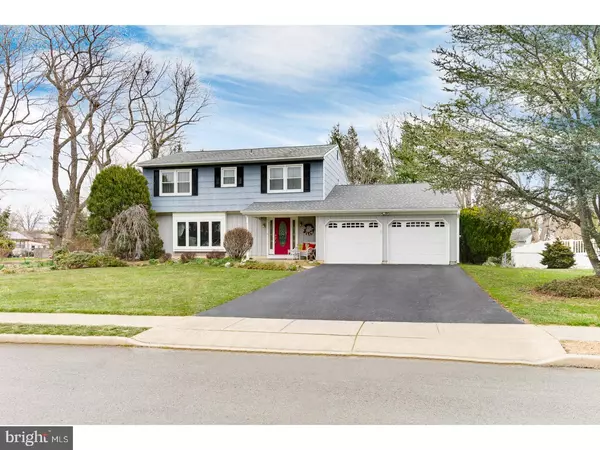 8 HOFFMAN DR, Hamilton, NJ 08690