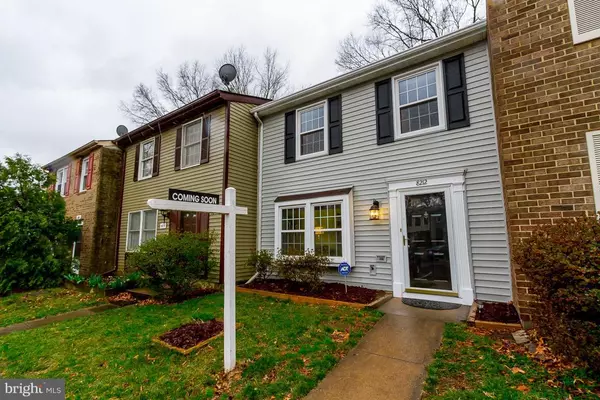 8212 CLAREMONT WOODS DR, Alexandria, VA 22309