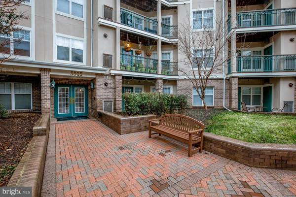 5565 SEMINARY RD #212, Falls Church, VA 22041