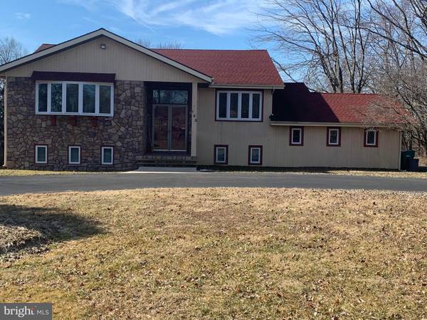 152 TWINING BRIDGE RD, Newtown, PA 18940