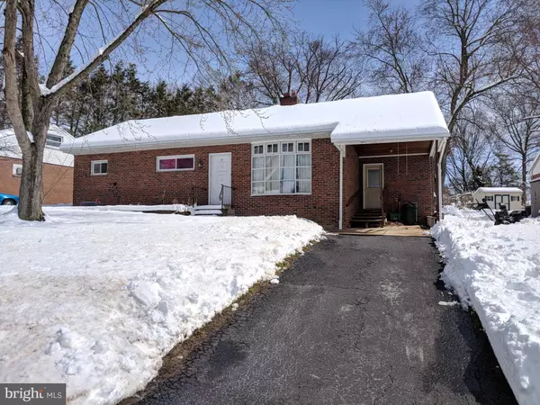 21 QUAKER HILLS RD, Lancaster, PA 17603