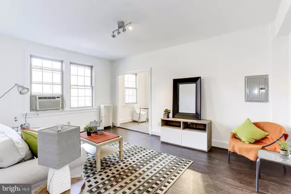 3010 WISCONSIN AVE NW #207, Washington, DC 20016