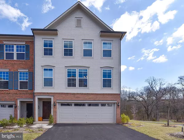 8925 DAHLGREN RIDGE RD, Manassas Park, VA 20111