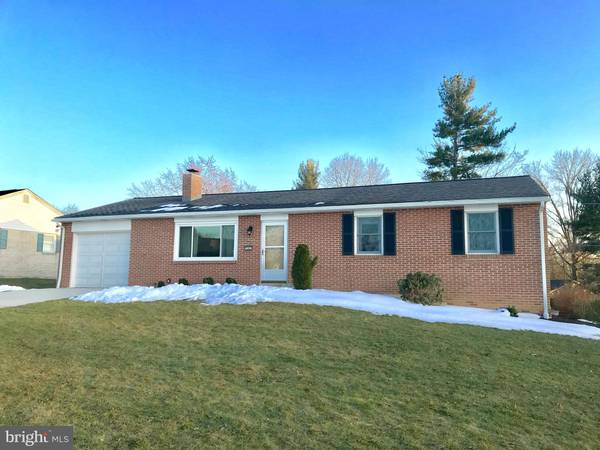 943 EMILY DR, Mechanicsburg, PA 17055