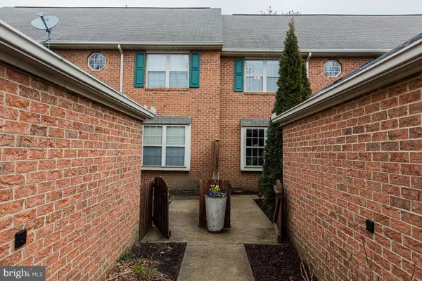 Lancaster, PA 17603,150 SUMMITVILLE CT