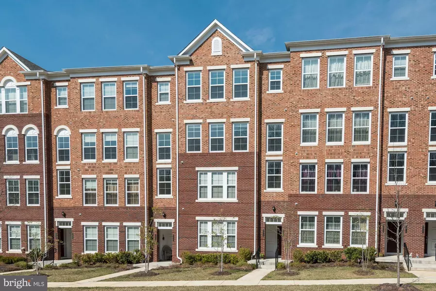 3014 RITTENHOUSE CIR #32, Fairfax, VA 22031