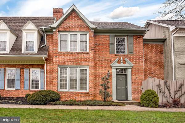 27 KENSINGTON SQ, Mechanicsburg, PA 17050