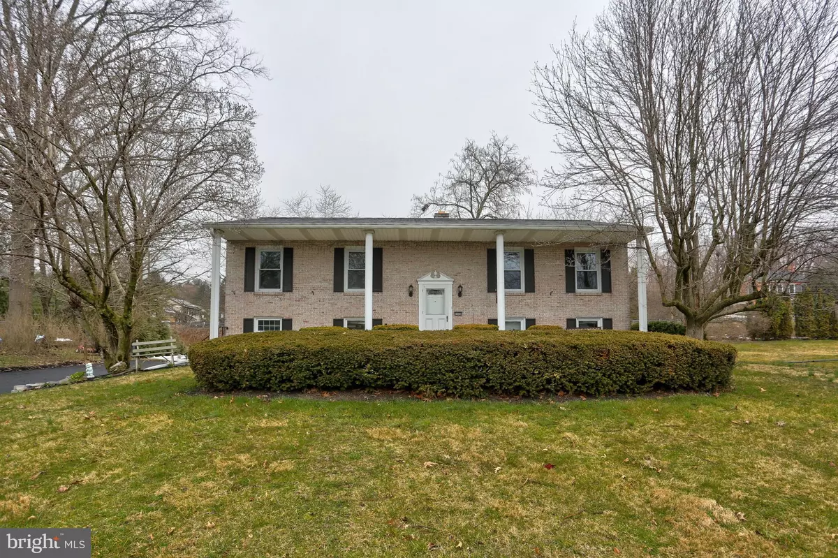 Lancaster, PA 17601,2582 SADDLE DR