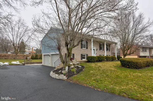 Lancaster, PA 17601,2582 SADDLE DR