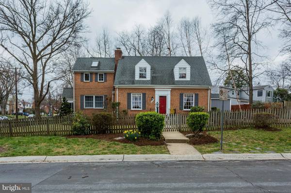 8216 MAPLE RIDGE RD, Bethesda, MD 20814