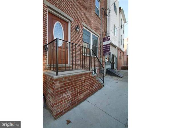 2006 S 8TH ST, Philadelphia, PA 19148