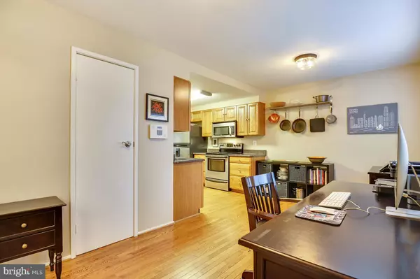 Reston, VA 20191,2228 WHEELWRIGHT CT