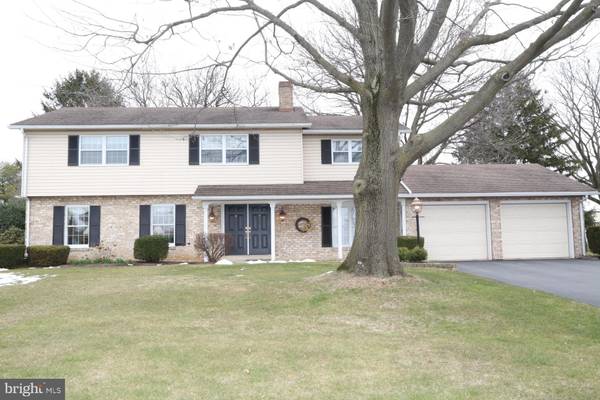 1801 ROHRERSTOWN RD, Lancaster, PA 17601