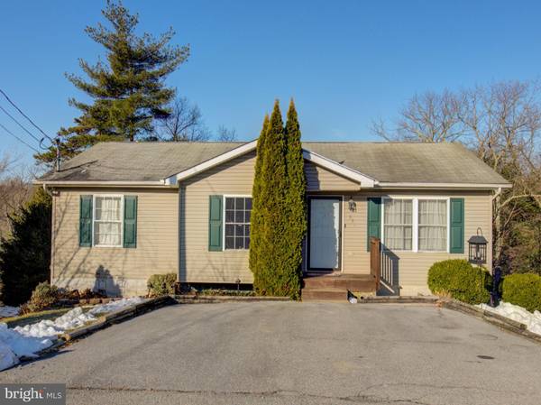 331 IDYLLWOOD DR, Inwood, WV 25428