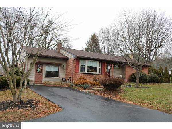 81 SPRING GARDEN DR, Bechtelsville, PA 19505