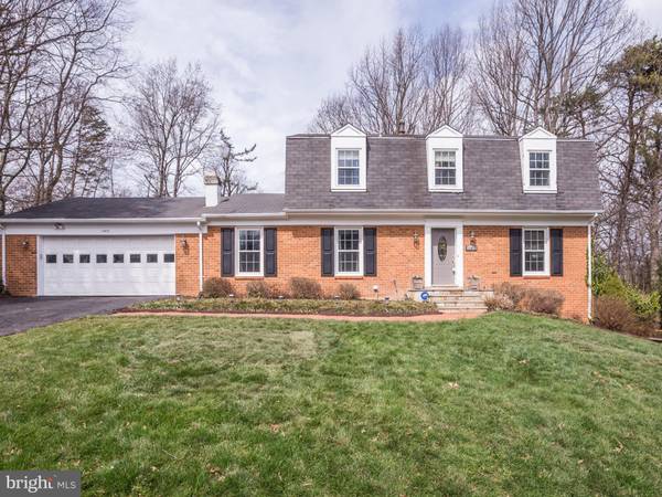 11410 BRONZEDALE DR, Oakton, VA 22124