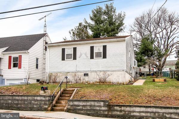 318 E MAPLE ST, Dallastown, PA 17313