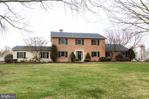 808 WATERFRONT DR, Lancaster, PA 17602