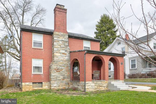 327 S STATE ST, Ephrata, PA 17522