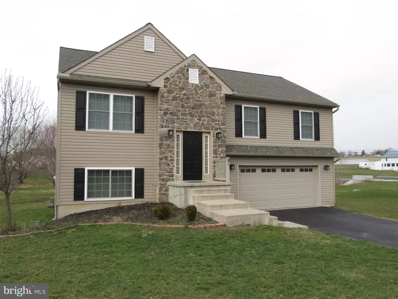 1 HORIZON DR, Fredericksburg, PA 17026