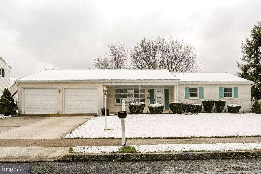 402 SHARON AVE, Mechanicsburg, PA 17055