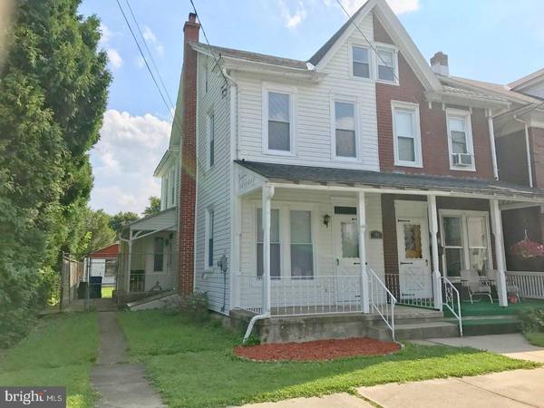 106 W PENN AVE, Robesonia, PA 19551