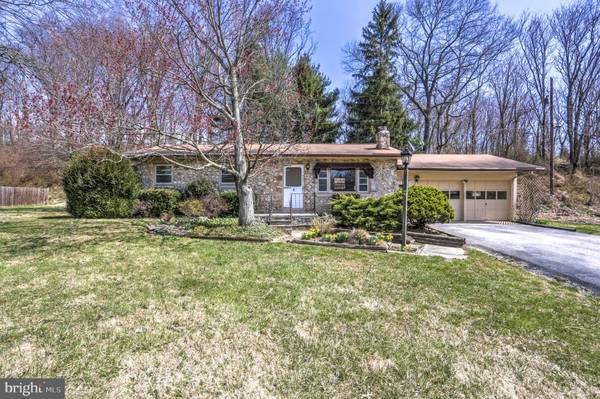 4 VINEYARD RD, Christiana, PA 17509