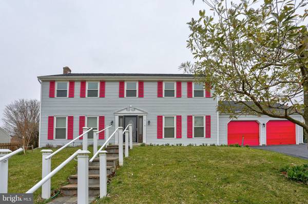 6 BLACKBERRY LN, Ephrata, PA 17522