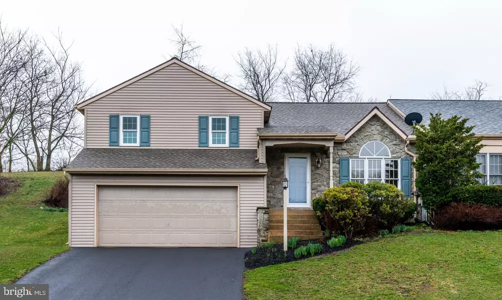 13 WADE DR, Lititz, PA 17543