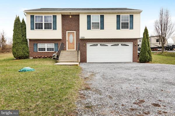 12106 SKYHAWK DR, Waynesboro, PA 17268