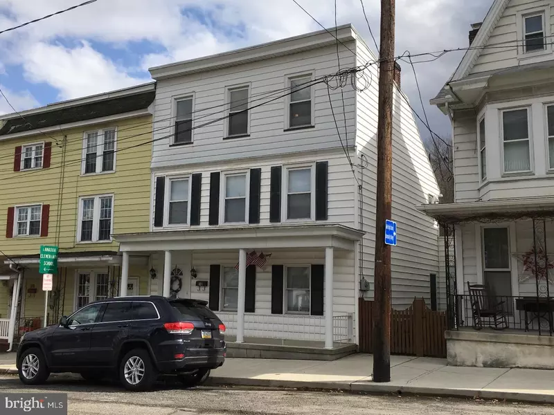 404 W BROAD ST, Tamaqua, PA 18252