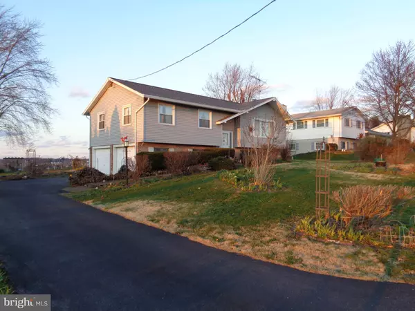 Ephrata, PA 17522,343 HILLTOP DRIVE