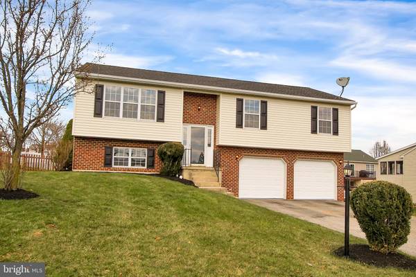 100 ASBURY CT, Mount Wolf, PA 17347