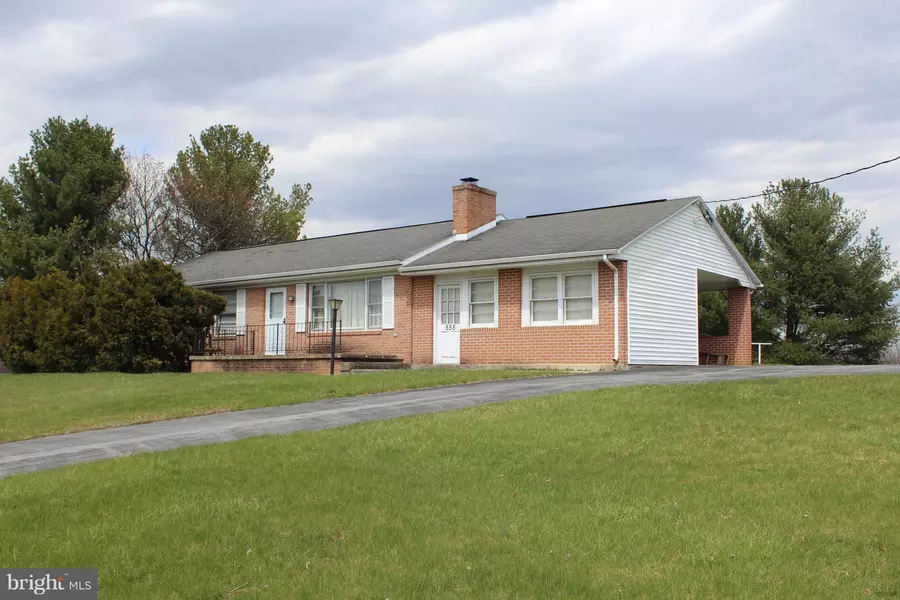 555 NADENBOUSCH LN, Inwood, WV 25428