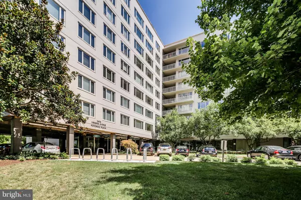 2475 VIRGINIA AVE NW #428, Washington, DC 20037