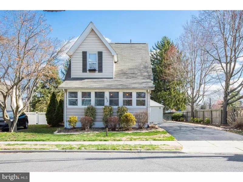 136 MAPLE SHADE AVE, Hamilton Square, NJ 08690