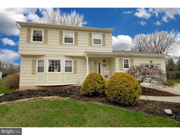 16 ELM DR, East Windsor, NJ 08520