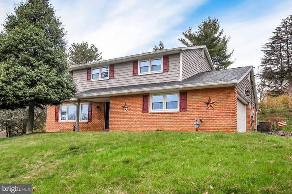 1940 GARNET RD, York, PA 17403