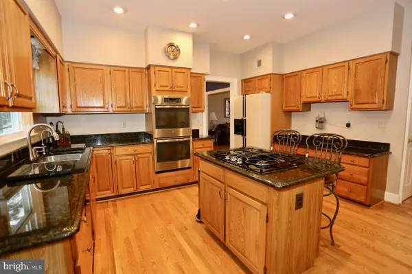 Clifton, VA 20124,6411 MELSTONE CT