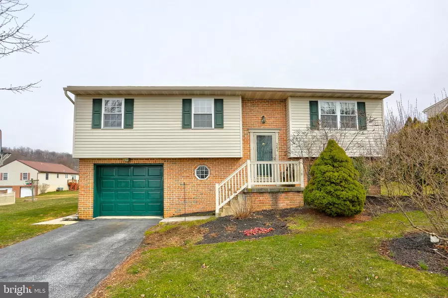 1264 MILL ST, Bowmansville, PA 17507