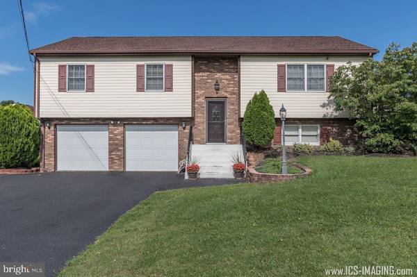 2810 SPRING RD, Carlisle, PA 17013