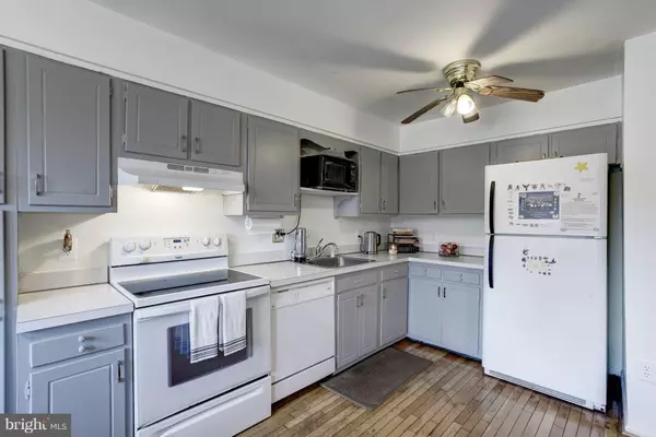 Lorton, VA 22079,9555 SALUDA CT