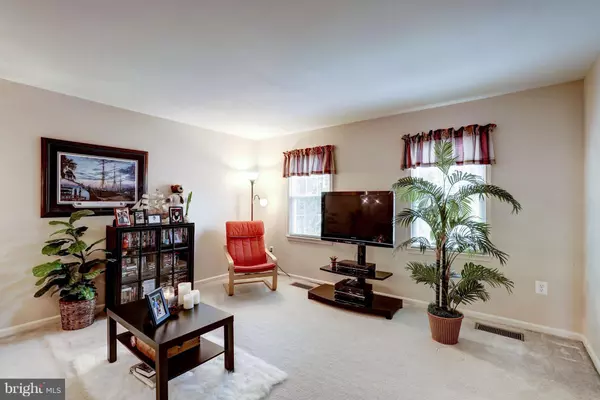 Lorton, VA 22079,9555 SALUDA CT