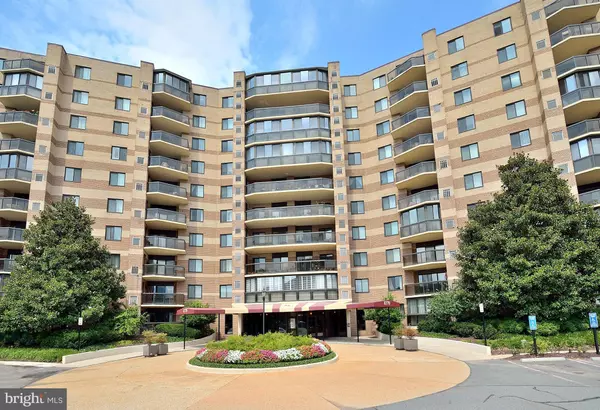 8370 GREENSBORO DR #520, Mclean, VA 22102