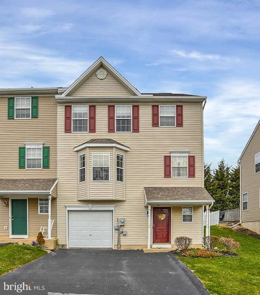 166 COUNTRY RIDGE DR, Red Lion, PA 17356