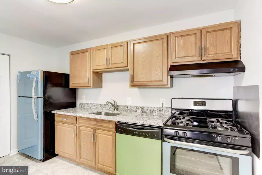 517 ARMISTEAD ST #303, Alexandria, VA 22312